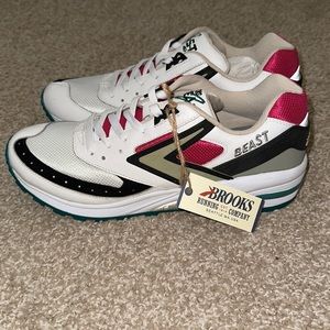 Brooks Beast 1